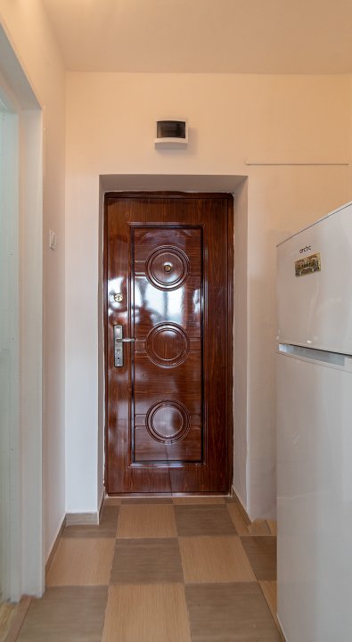 Garsoniera proaspăt renovata - 