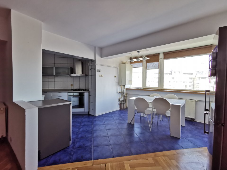 Apartament Central, bloc Casa Cartii