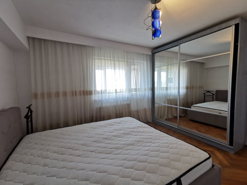 Apartament Central, bloc Casa Cartii