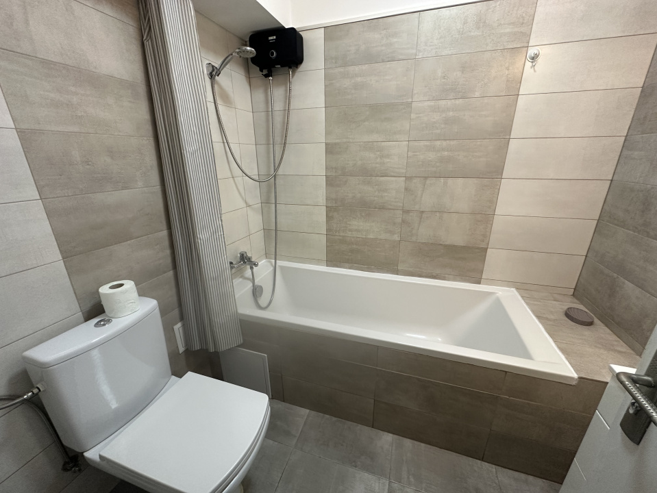 UNIRII, 4 CAMERE 130 MP, 4 BALCOANE!