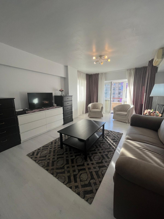 UNIRII, 4 CAMERE 130 MP, 4 BALCOANE!