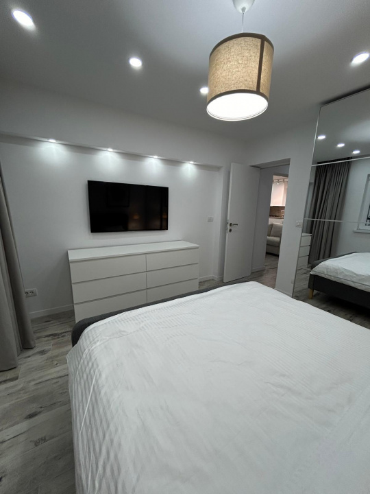 3 CAMERE-80 MP, UNIRII!