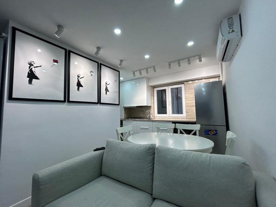 3 CAMERE-80 MP, UNIRII!