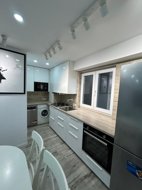 3 CAMERE-80 MP, UNIRII!