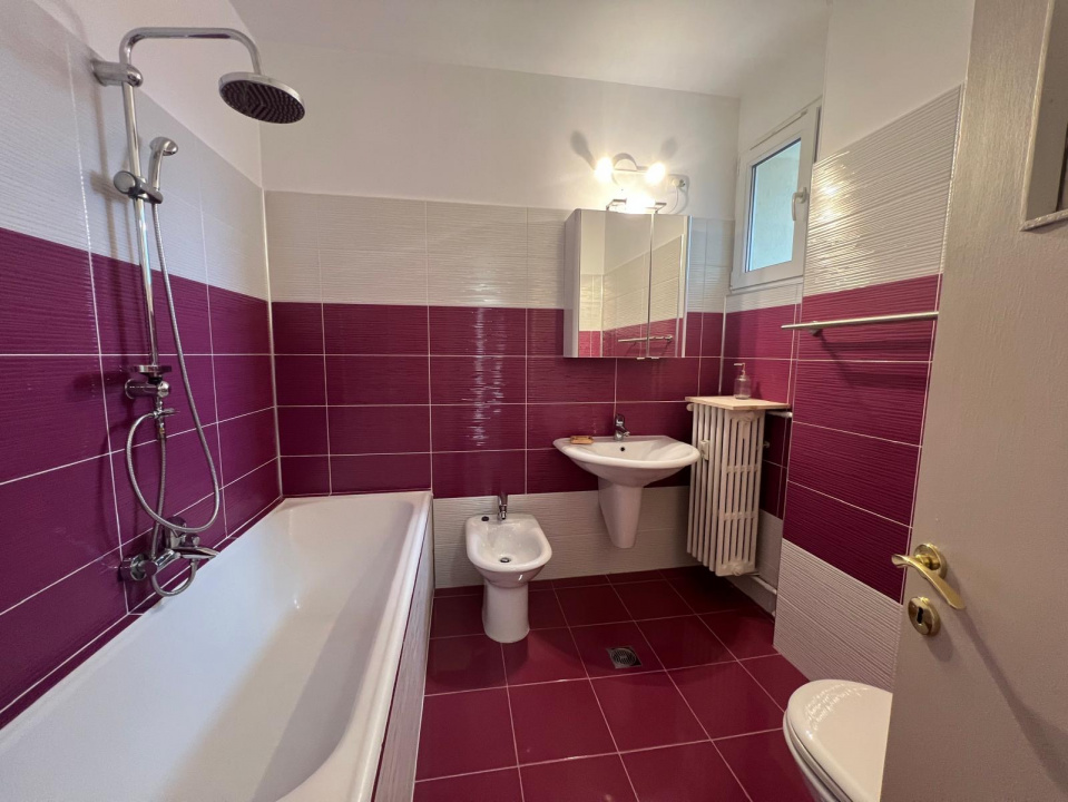 Inchiriere 3 camere Vatra Luminoasa