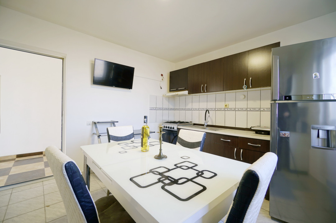 Vila 210 mp + Lot 6100 mp Crevedia