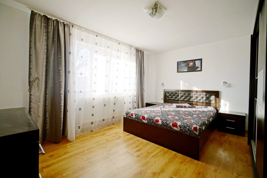 Vila 210 mp + Lot 6100 mp Crevedia