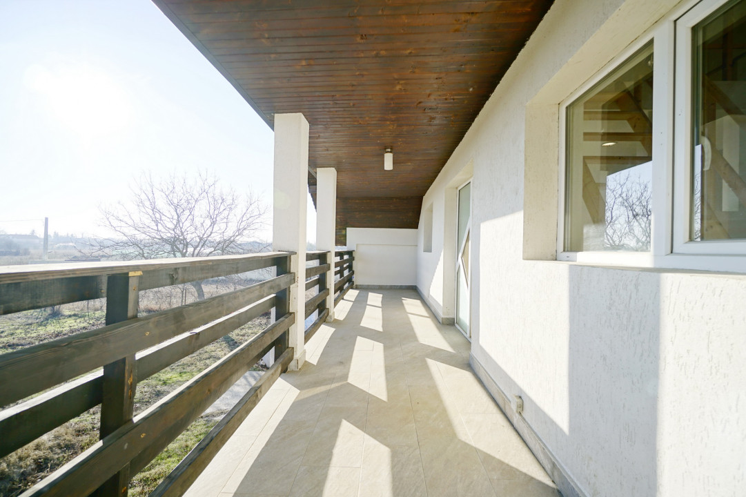 Vila 210 mp + Lot 6100 mp Crevedia