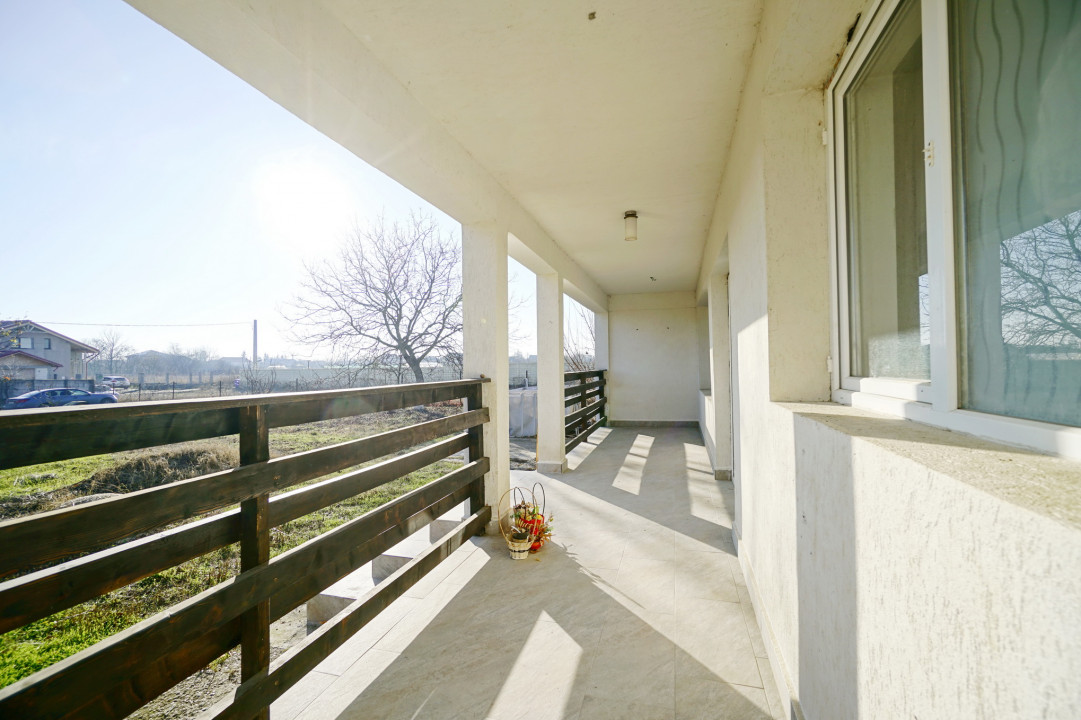 Vila 210 mp + Lot 6100 mp Crevedia