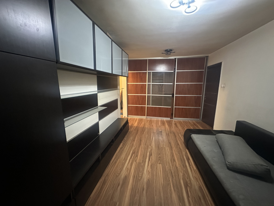 Apartament 4 camere Nasaud 82 mp