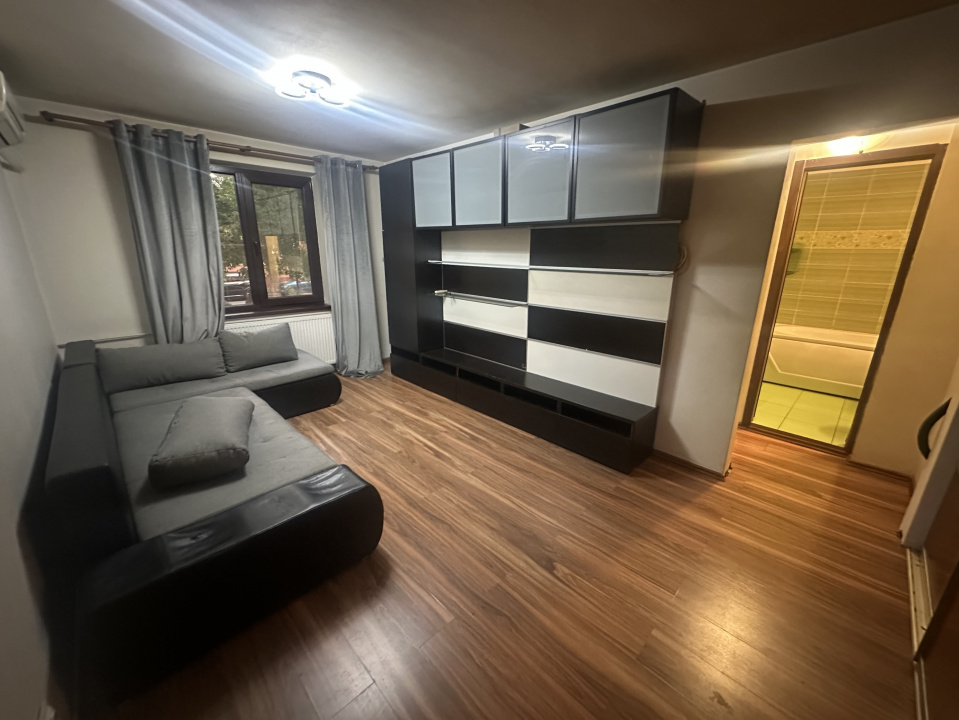 Apartament 4 camere Nasaud 82 mp