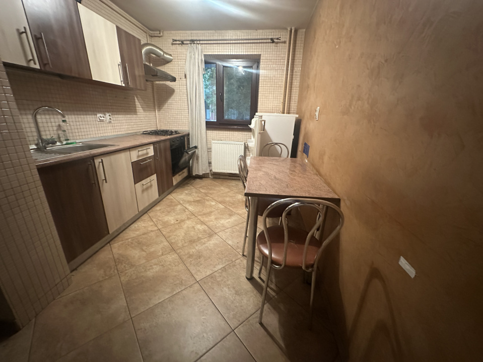 Apartament 4 camere Nasaud 82 mp