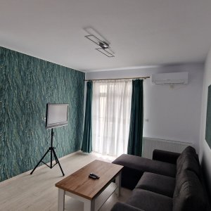 2 camere, centrala proprie, loc de parcare !