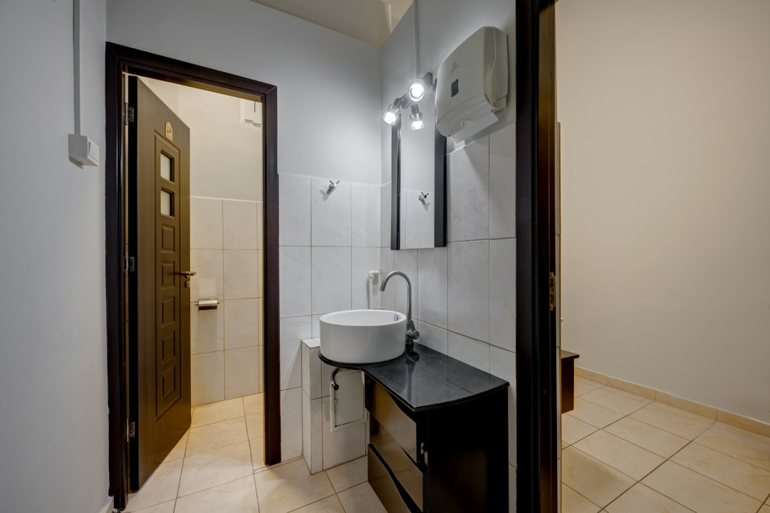 CALEA 13 SEPTEMBRIE - MARIOTT, SPATIU COMERCIAL 92 MP!