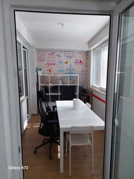 PIATA VICTORIEI, SPATIU BIROU, 130 MP!