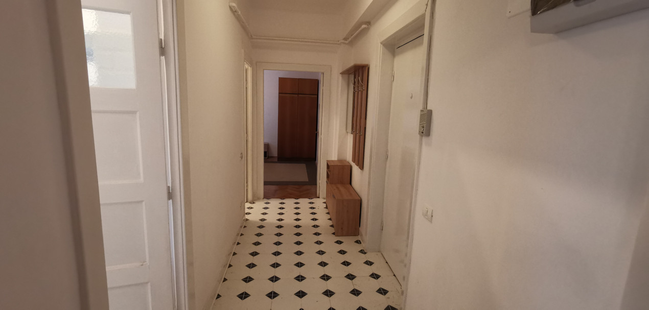 Vis a vis de Gradina Botanica cu centrala proprie 