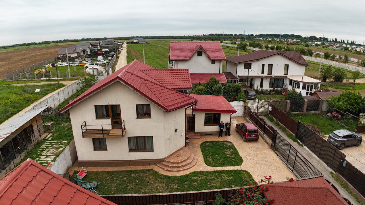 Casa S+P+E 178 mp Lot 319 mp Bacu, Joita