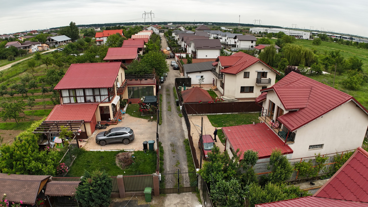 Casa S+P+E 178 mp Lot 319 mp Bacu, Joita