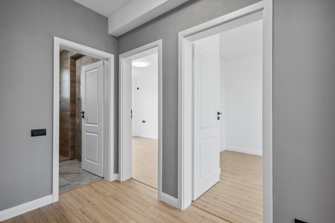 Otopeni-centru. Vila individuala finalizata, toate utilitatile, libera.