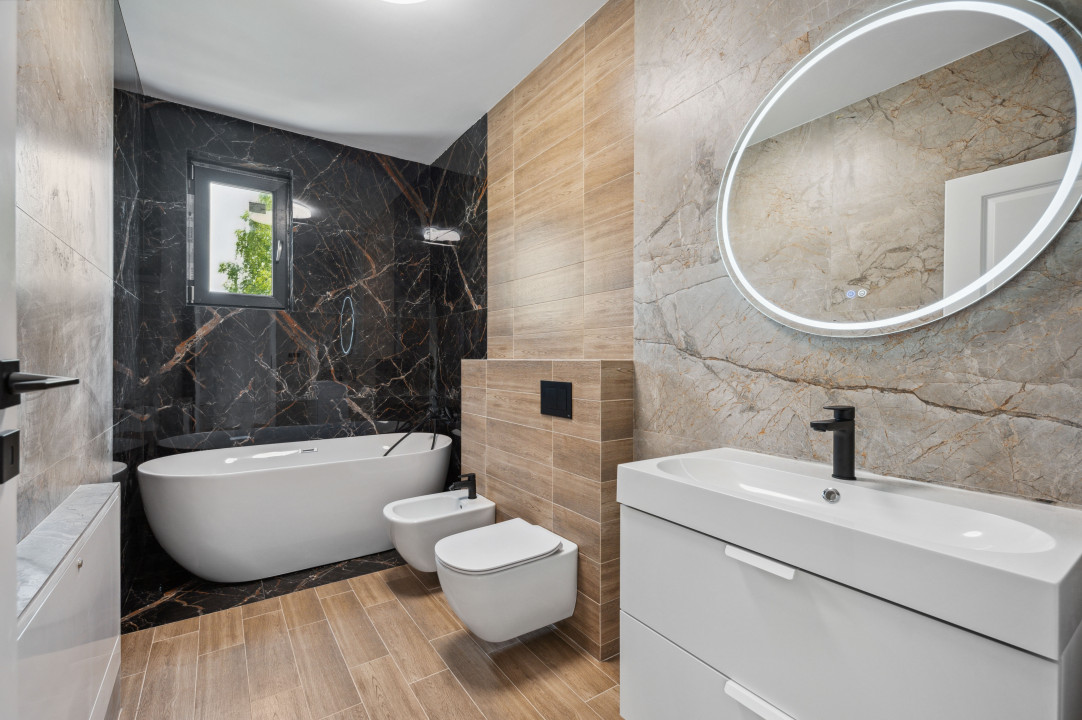 Otopeni-centru. Vila individuala finalizata, toate utilitatile, libera.