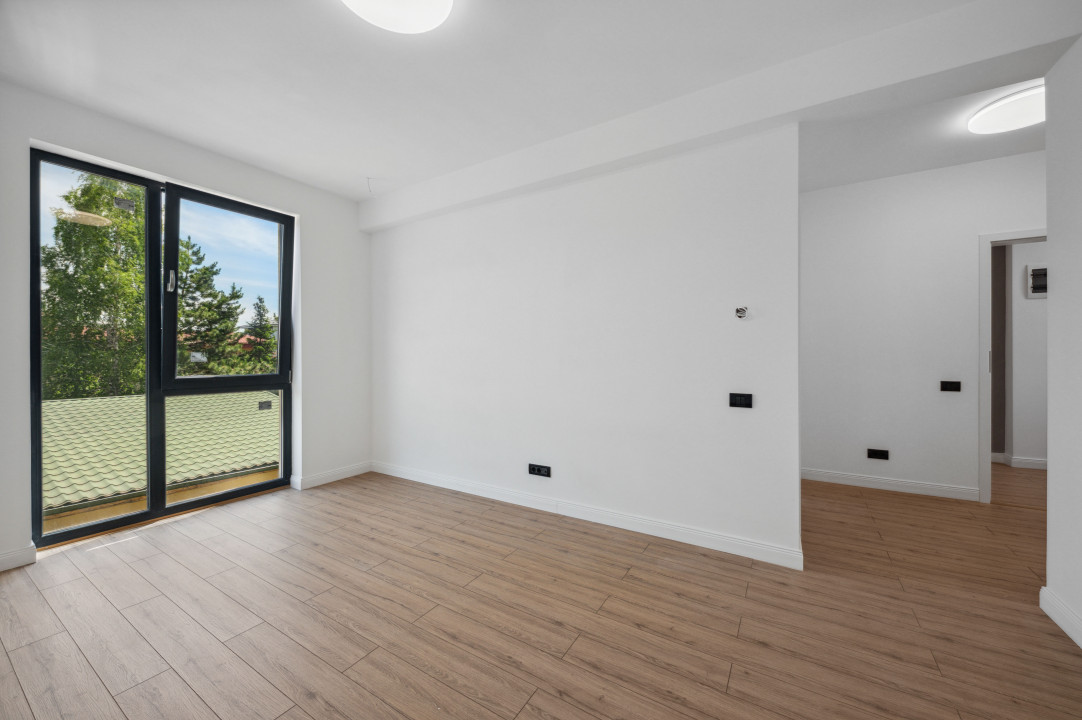 Otopeni-centru. Vila individuala finalizata, toate utilitatile, libera.