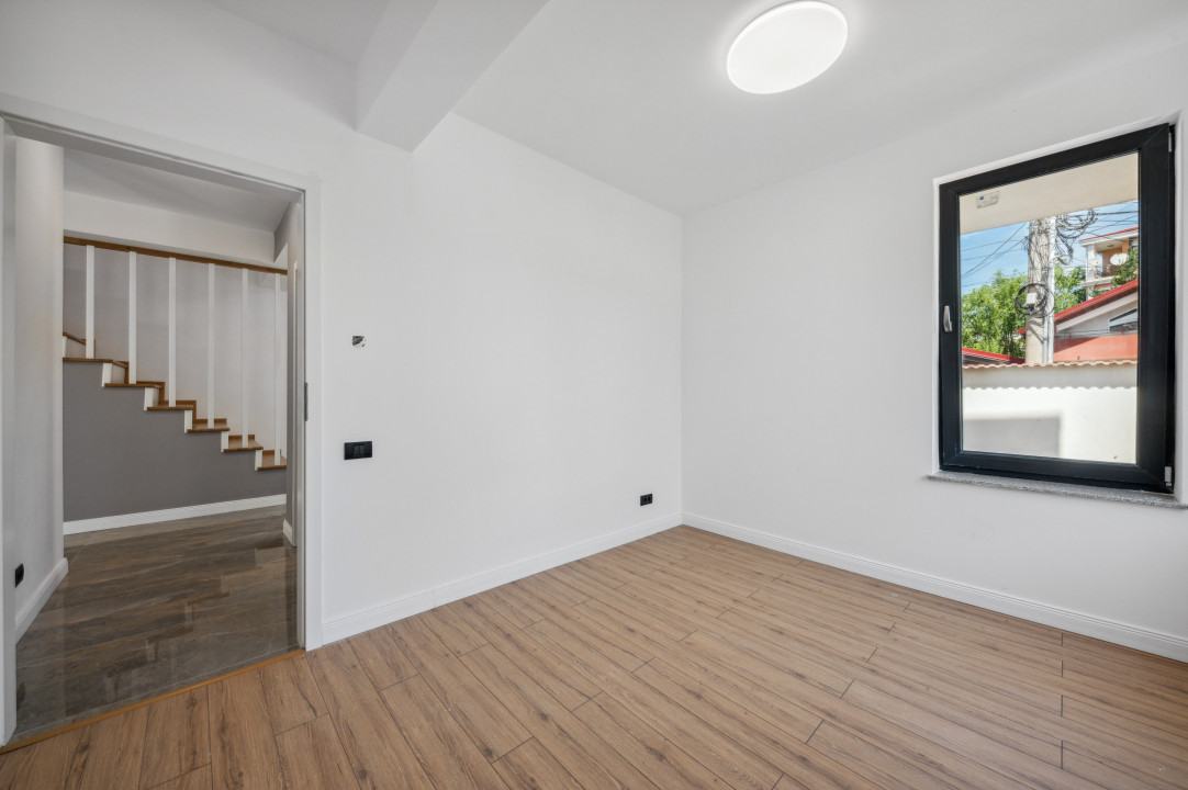 Otopeni-centru. Vila individuala finalizata, toate utilitatile, libera.