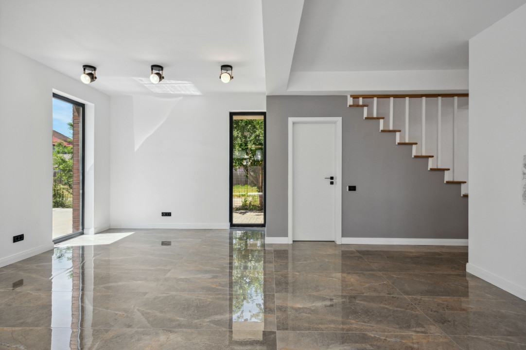 Otopeni-centru. Vila individuala finalizata, toate utilitatile, libera.