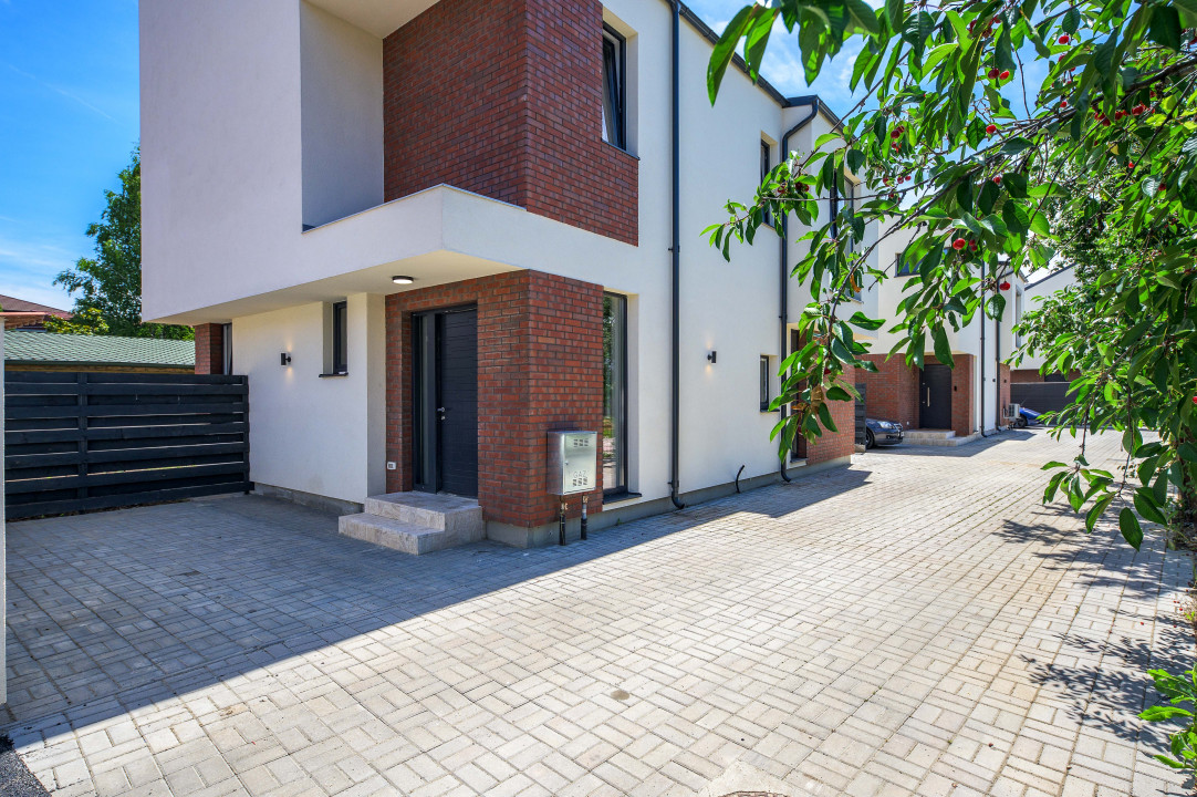 Otopeni-centru. Vila individuala finalizata, toate utilitatile, libera.