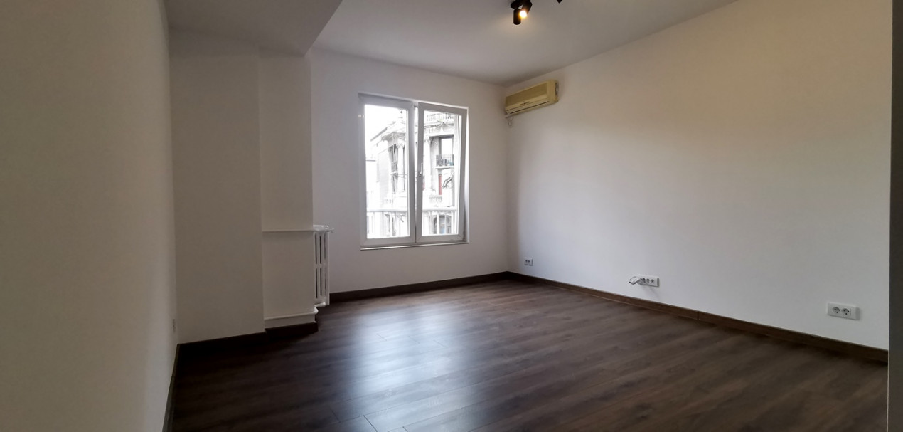 Garsoniera de inchiriat langa cladirea CEC 