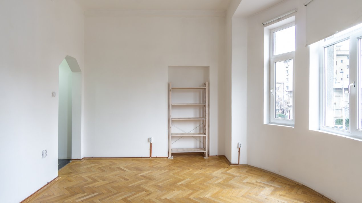 2 camere Dorobanti, et 1, fara risc seismic, centrala proprie, ideal birouri