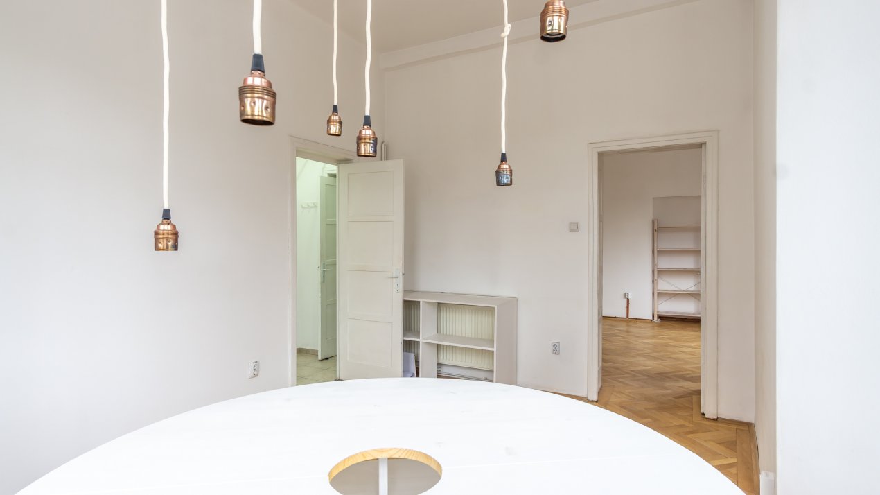 2 camere Dorobanti, et 1, fara risc seismic, centrala proprie, ideal birouri