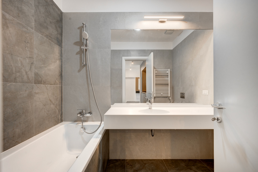 Prima inchiriere- complet mobilat si utilat cu loc de parcare in One Timpuri noi