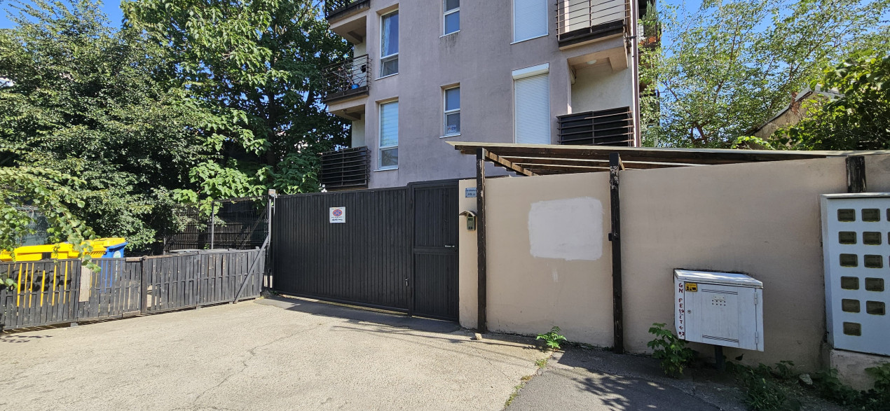 COMISION 0 Brancoveanu 2 Camere decomandat cu centrala si parcare