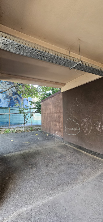 COMISION 0 Brancoveanu 2 Camere decomandat cu centrala si parcare