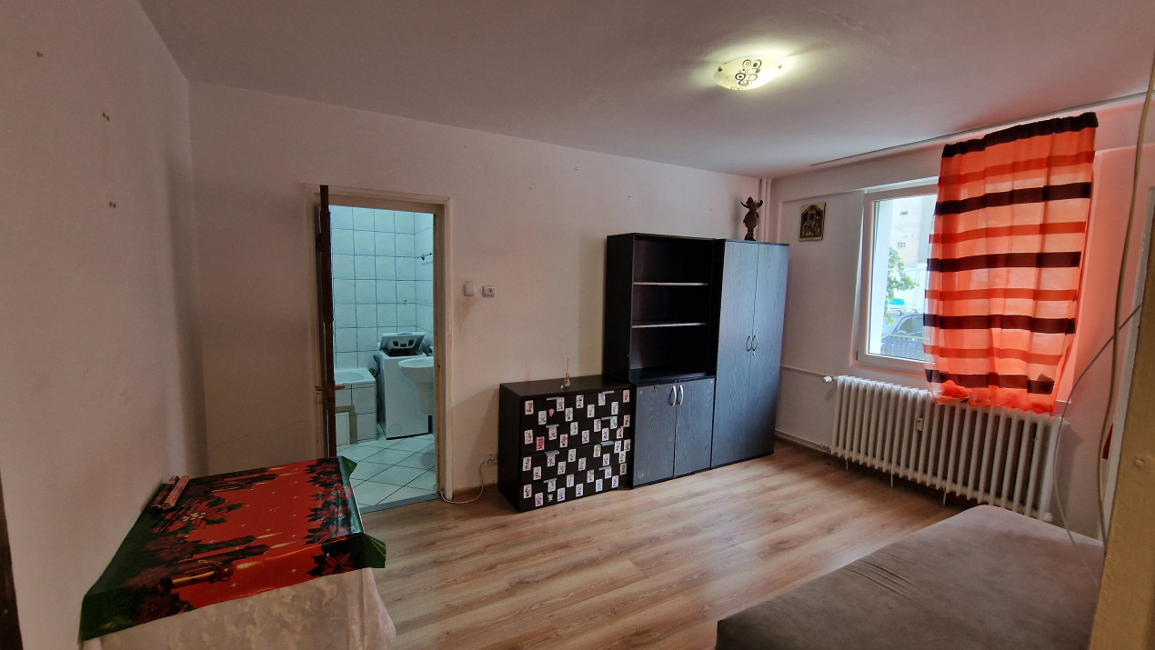 Garsoniera decomanadata in bloc Reabilitat Termic