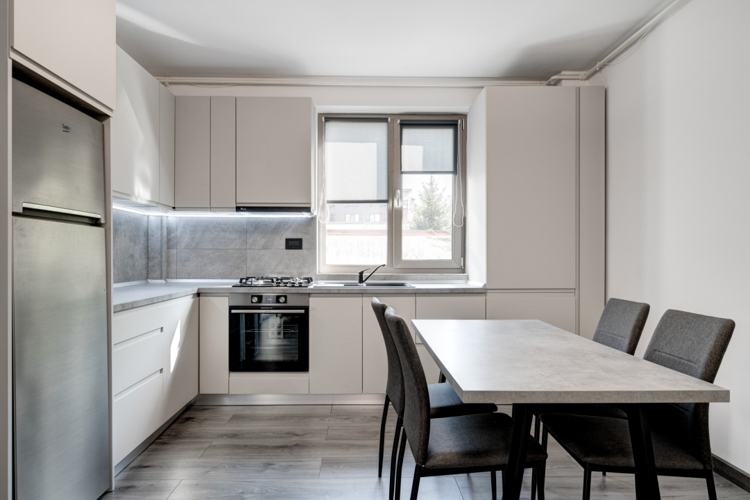 Prima inchiriere - complet mobilat si utilat - loc de parcare suprateran 