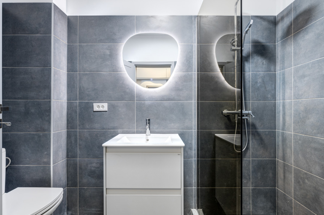 Prima inchiriere - complet mobilat si utilat - loc de parcare suprateran 