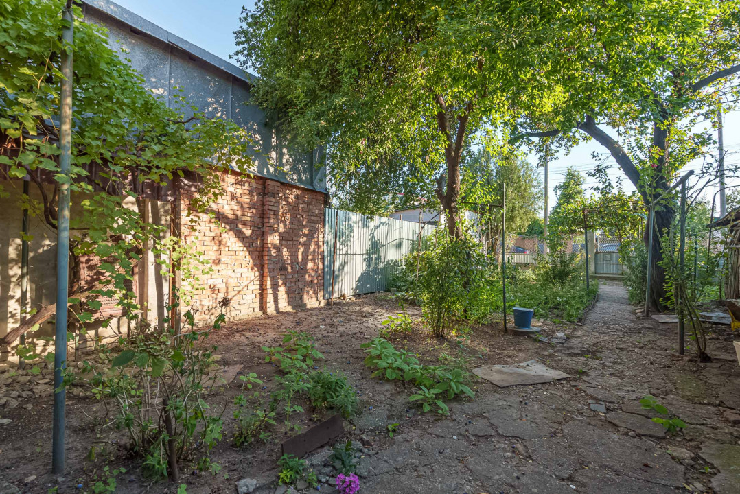 RAHOVA - CASA DEMOLABILA 46 MP, LOT 250 MP!