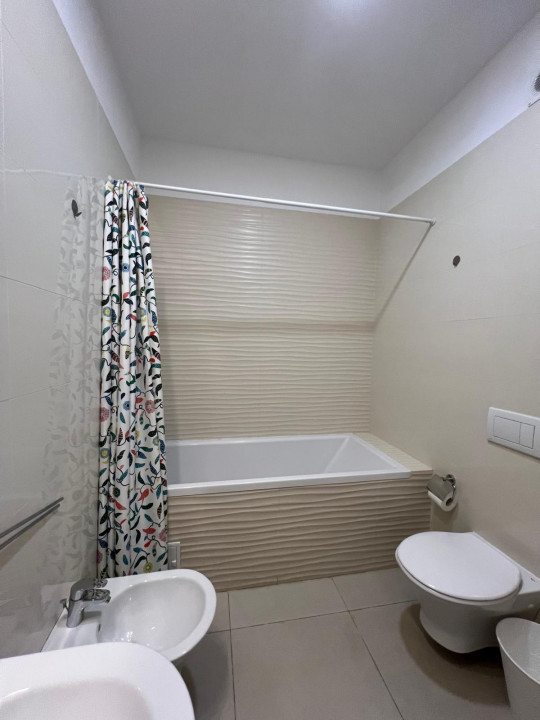 Apartament 3 camere Laguna Residence