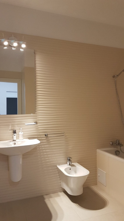 Apartament 3 camere Laguna Residence