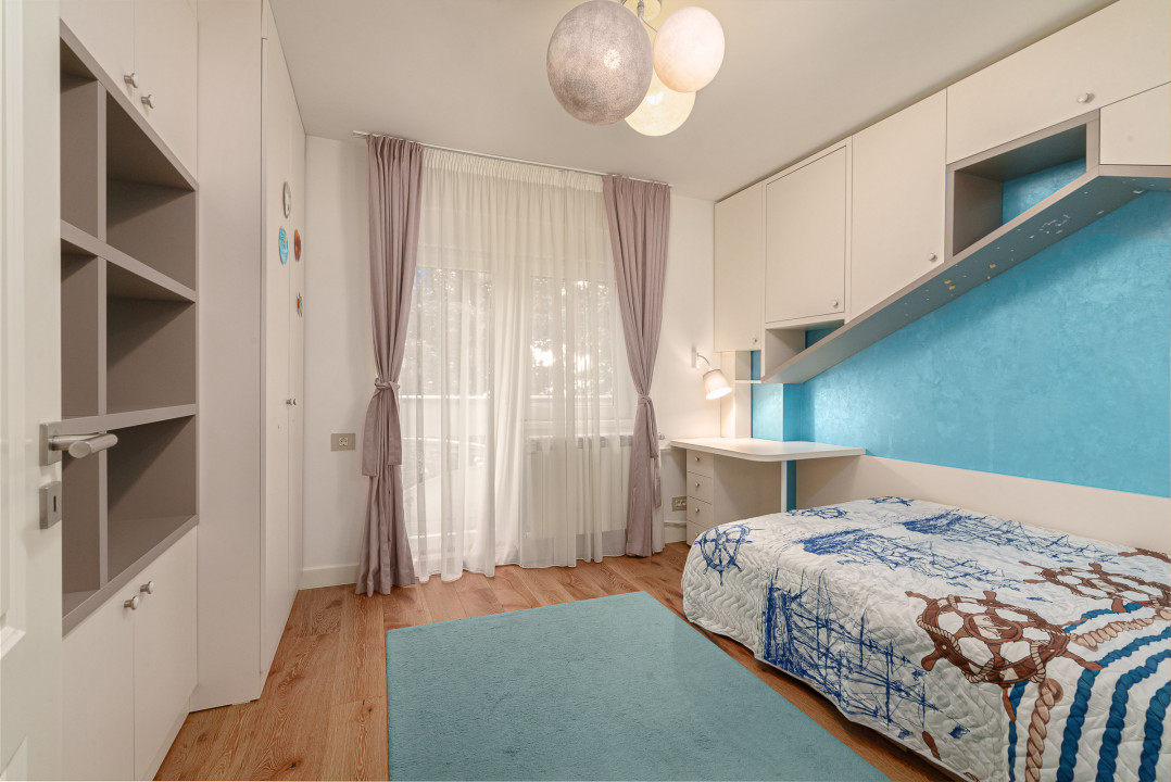 Apartament cu 4 camere pe Bulevardul Unirii