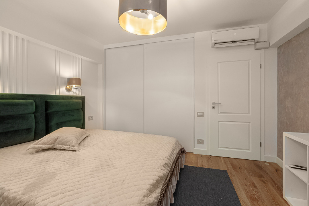 Apartament cu 4 camere pe Bulevardul Unirii