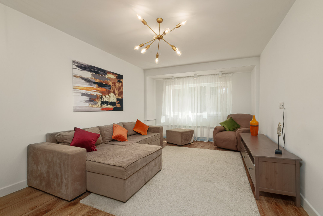 Apartament cu 4 camere pe Bulevardul Unirii