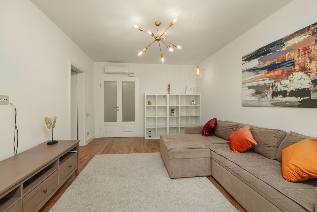 Apartament cu 4 camere pe Bulevardul Unirii