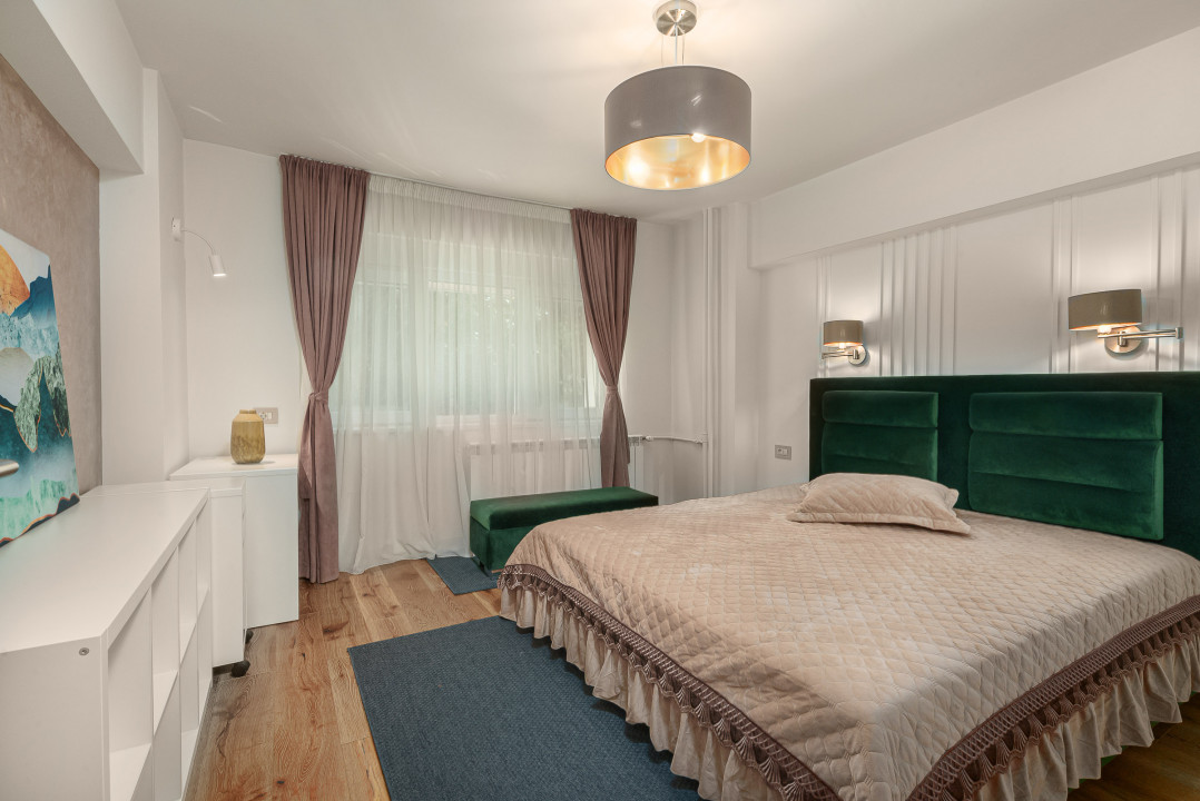 Apartament cu 4 camere pe Bulevardul Unirii