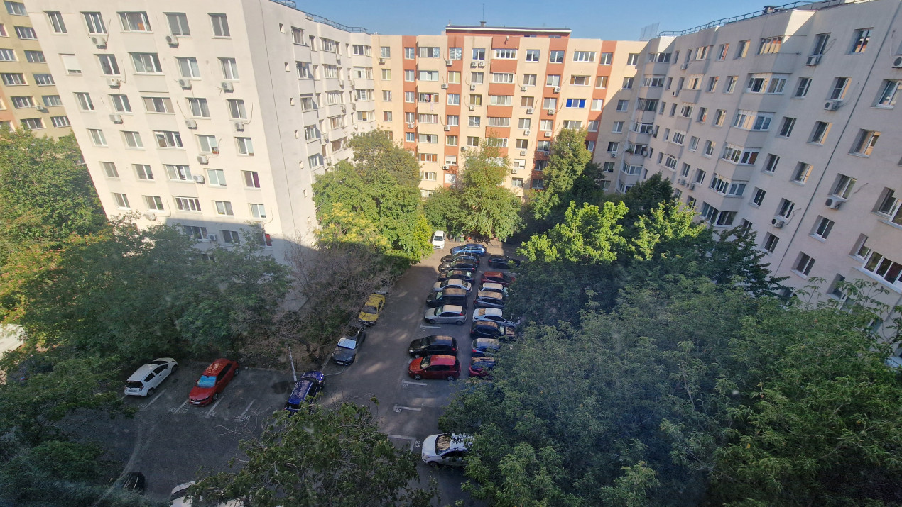 2 camere decomandate Dristor , str Ramnicu Valcea