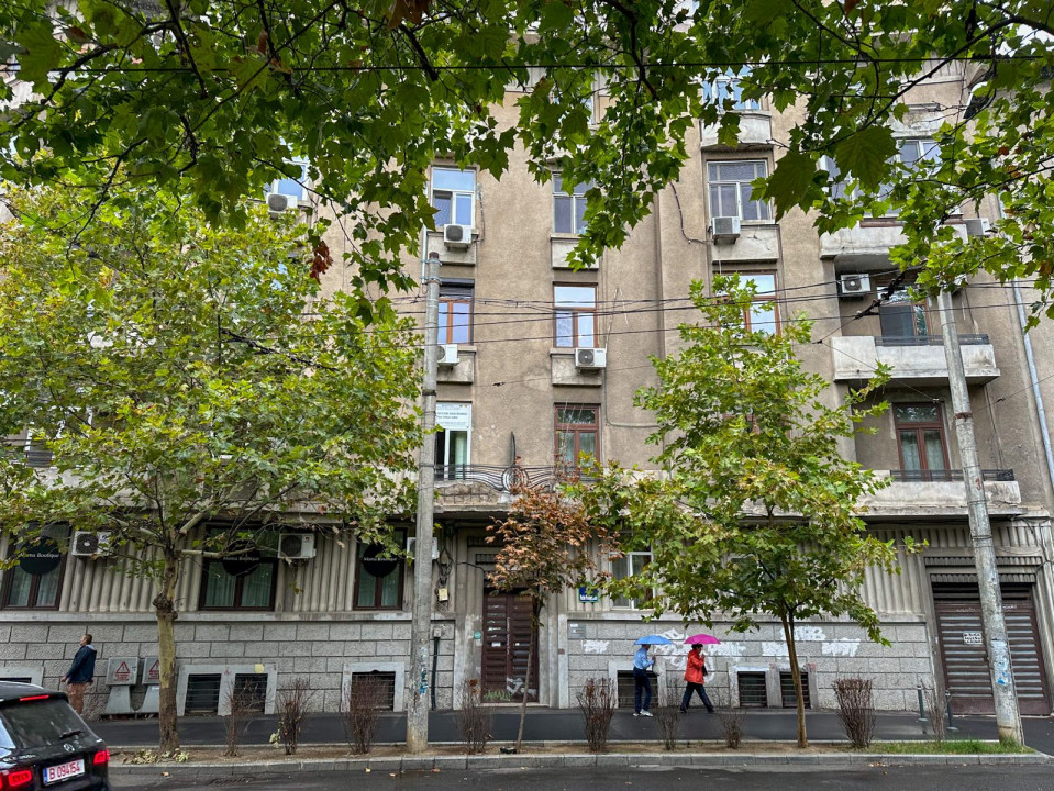 Piata Pache Protopescu, Centrala proprie