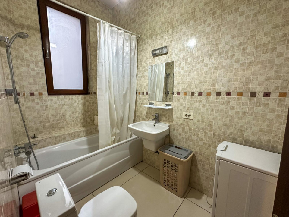 Piata Pache Protopescu, Centrala proprie