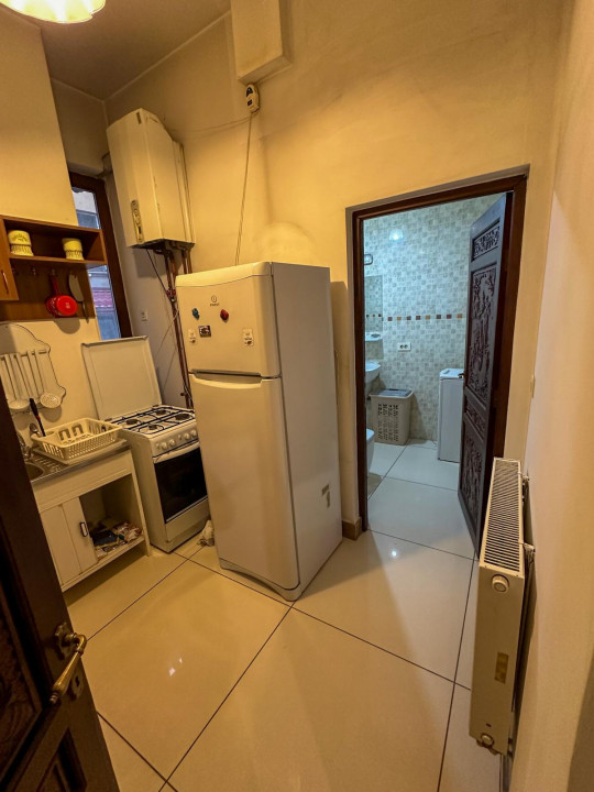 Piata Pache Protopescu, Centrala proprie