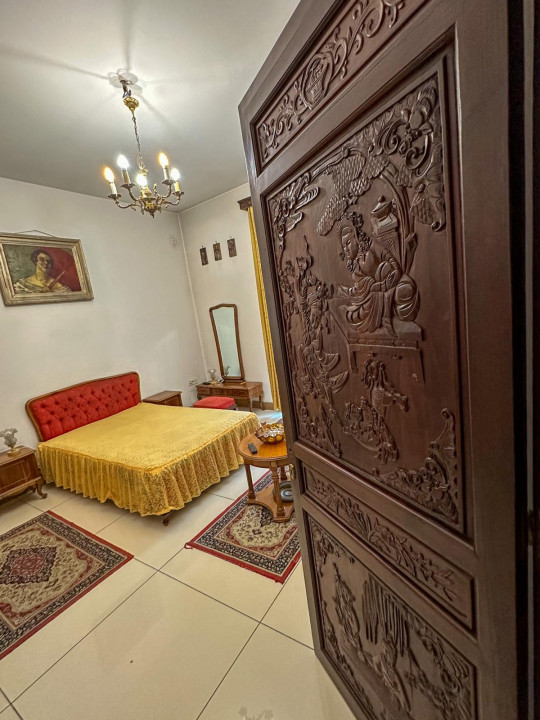 Piata Pache Protopescu, Centrala proprie